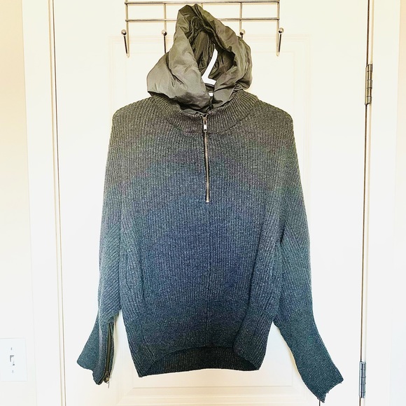 Knitted sweater with hoodie - Picture 2 of 8